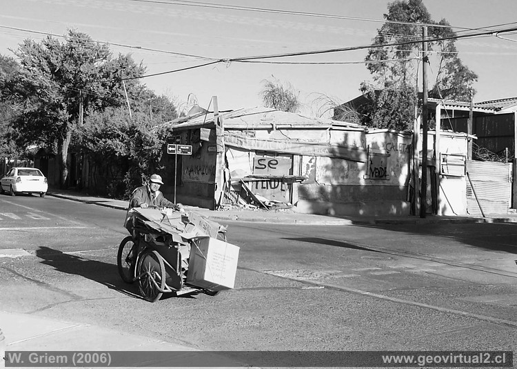 Cartonero en las calles de Copiap�, Atacama