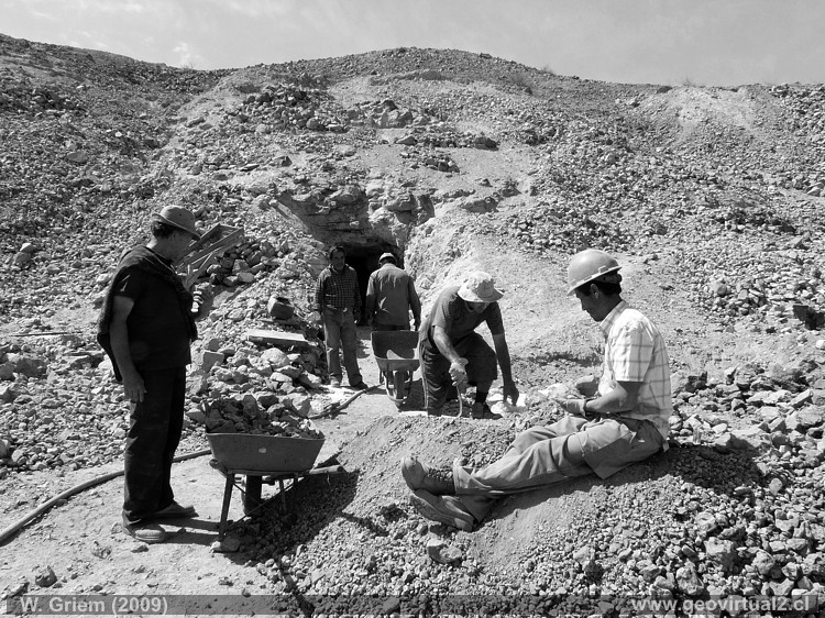 Mineros en la Mina Remolinos, Regi�n Atacama, Chile