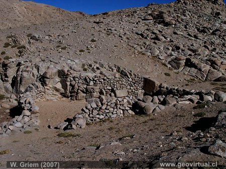 Ruinen und Mauerreste im Bereich La Ola, Pedernales - Atacama