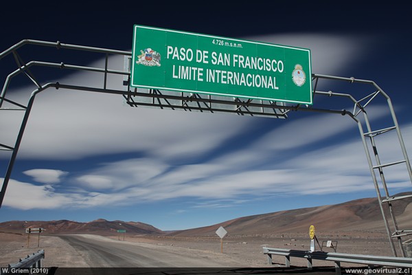 Die Argentinische Grenze am San Franzisco pass in Atacama, Chile