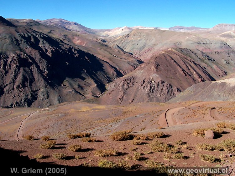 Die Anden in Atacama - rote Sedimente im Paradones Tal