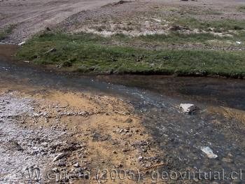 Zusammenfluss zweier unterschiedlicher B�che in den Anden bei Copiapo