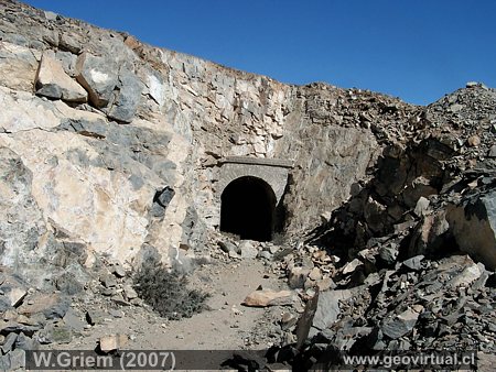 linea ferrea hacia Los Pozos  (Manto Verde) - levantada