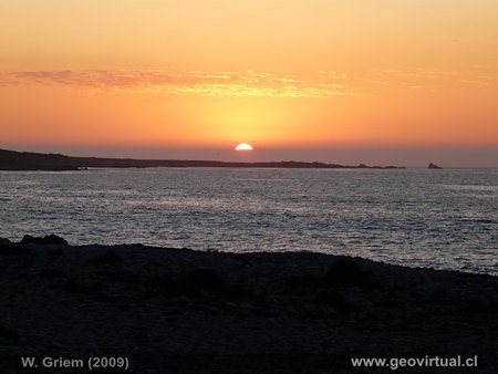 Puesto del sol en Caleta del Cobre