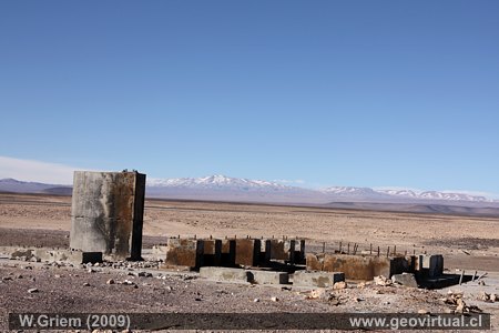 Ruinas de una m�quina en la oficina Severin (Atacama, Chile)