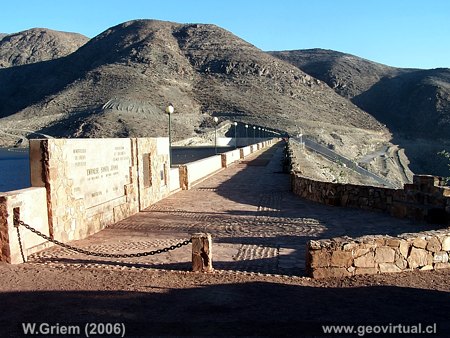 Represa del embalse Santa Juana, Regi�n Atacama (Chile)