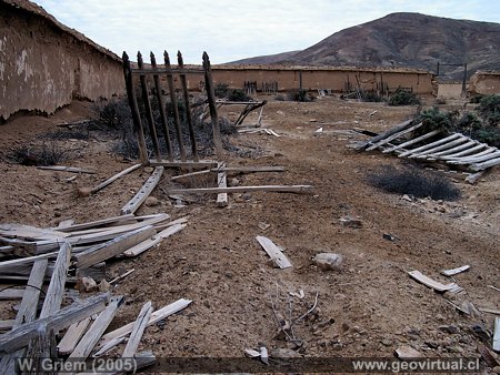 Alter Friedhof von Juan Godoy / Cha�arcillo (Chile, Atacama)