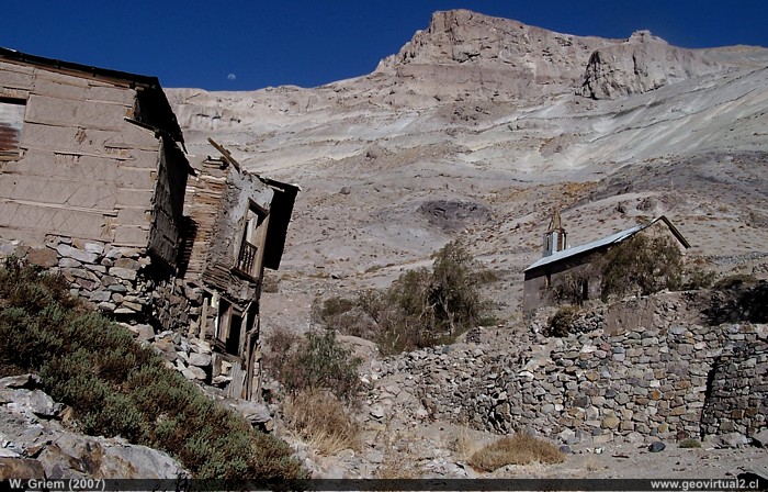 Die verlassene Bergbausiedlung von Cerro Blanco in der chilenischen Atacama Region