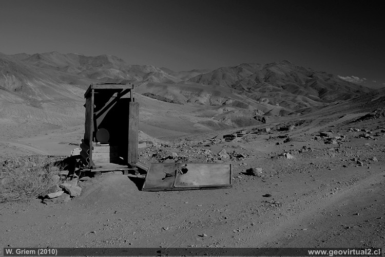 Baño en pleno desierto - Lomas Bayas