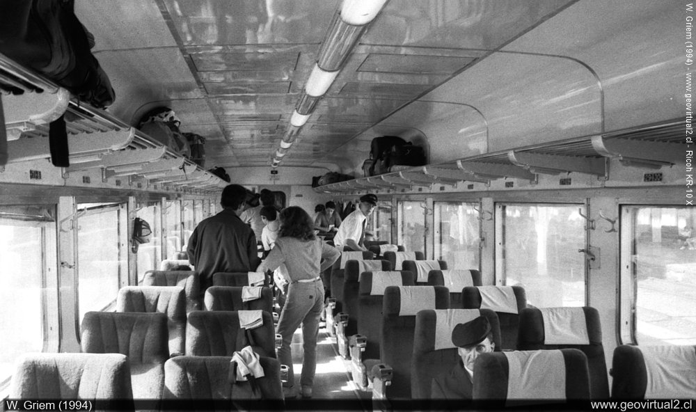 Interior del tren desde Santiago a Puerto Montt, 1994