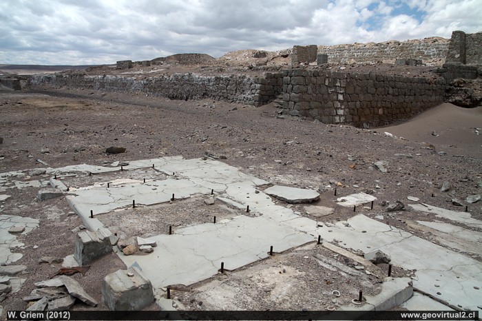 Ruinas de la salitrera Delaware en el desierto de Atacama, Chile