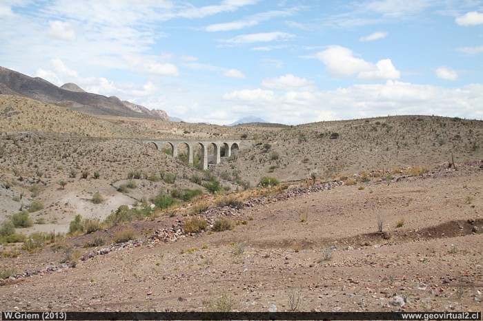Puente ferroviario cerca de Cogotí - Combarbala, Chile