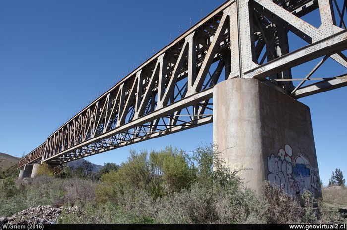 Puente El Romeral en las cercanías de Ovalle, Región de Coquimbo, Chile