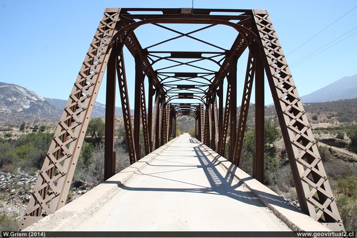 Linea ferrea longitudinal tramo histórico - puente Tilama