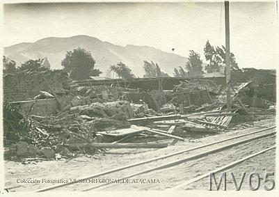 Linea férrea en el centro de Copiapo después del terremoto