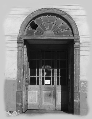 Vallenar, puerta de la iglesia