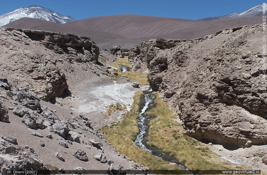 Der Lama Fluss in den Anden der Atacama Region, Chile