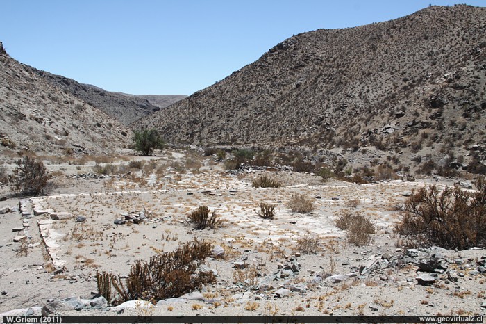 Die Ruinen der alten Kupferaufbereitungsanlage von San Bartolo in der Atacama Wüste in Chile