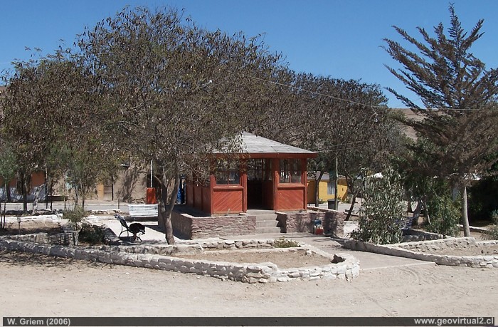 Die Plaza von Totoral ein kleiner Ort in der Atacama Wüste in Chile