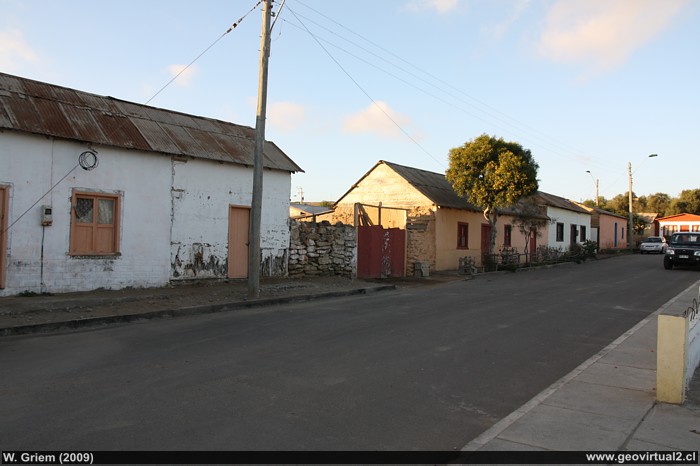 Calle en el pueblo de Carrizalillo, Region de Atacama - Chile