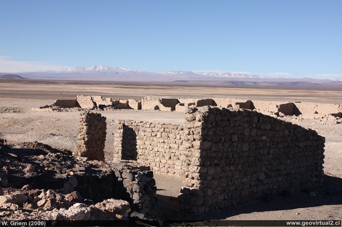 Die Ruinen der Chile-Salpeter Oficina Severin in der chilenischen Atacamawüste