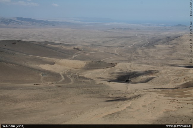 Vista general del trayecto desde la mina Algarrobo hacia Caldera (Atacama, Chile)
