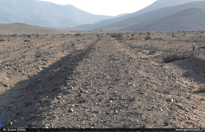 terraplen de la linea ferrea a Astillas - Coquimbana, Atacama - Chile