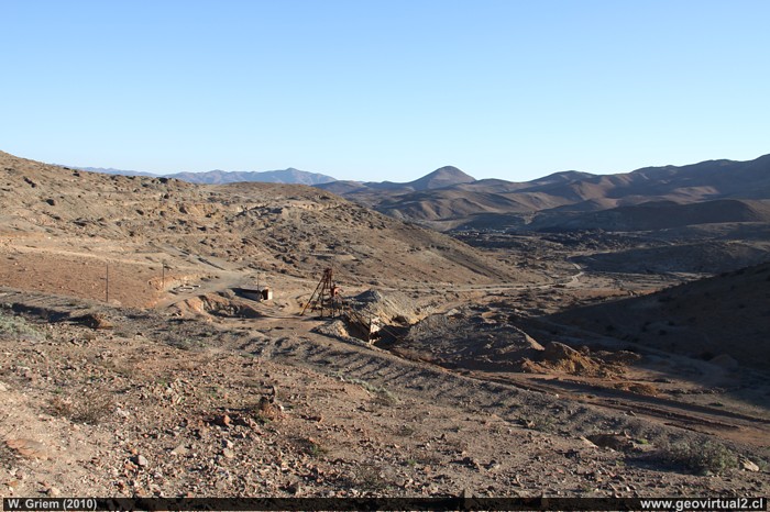 Linea ferrea en la mina de Carrizal Alto, Region de Atacama - Chile