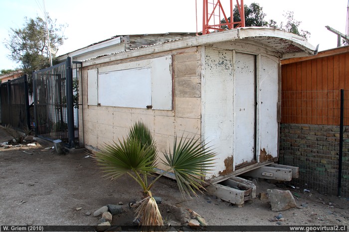 Carro en la ex estación de Carrizal Bajo, Region de Atacama
