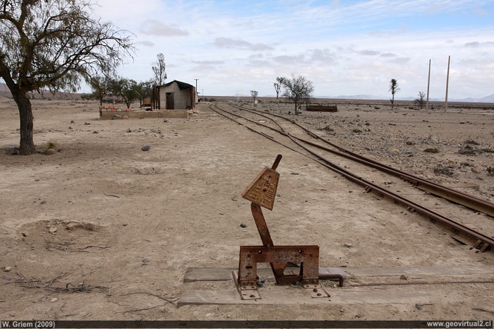 Estación Algarrobal - ferrocarril longitudinal en el desierto de Atacama, Chile 