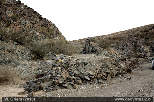 Quebrada Molle Alto: Linea ferrea hacia Chañarcillo