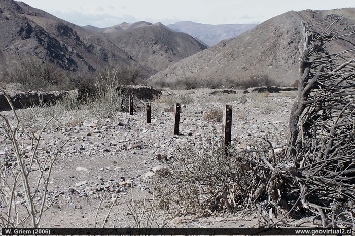 Die letzten Reste der Eisenbahnlinie nach Yerbas Buenas in der Atacamawüste