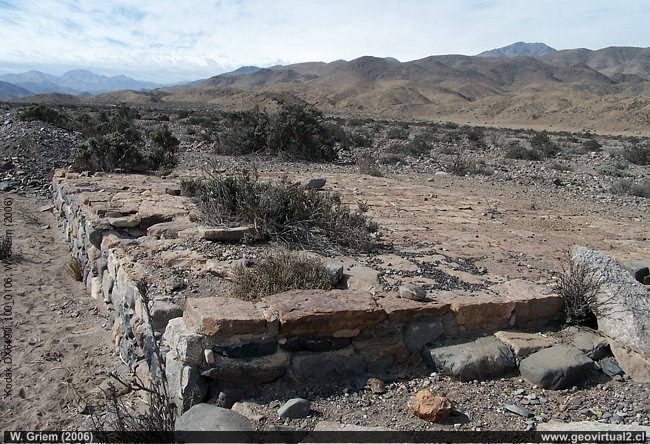 Letzte Reste der ehemaligen Eisenbahnstation La Rosilla in der Quebrada Yerbas Buenas