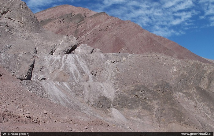 Vetas de la mina La Baritina en la Quebrada Paipote en el desierto de Atacama, Chile