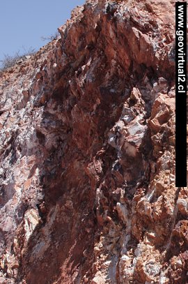 Alteración hidrotermal en rocas de Atacama