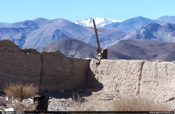 Cementerio de Lomas Bayas en la Region de Atacama, Chile 