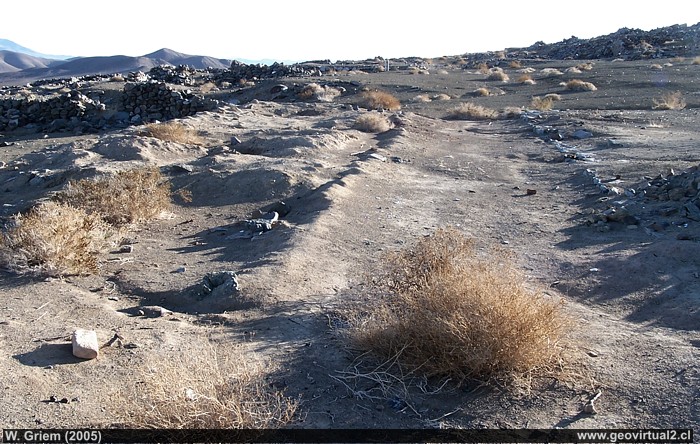 Ruinen der ehemaligen Bergbausiedlung Tres Puntas in der Atacama Wüste