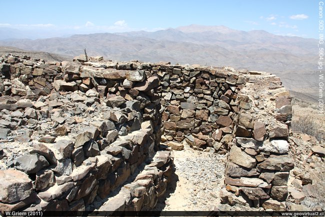 Ruinas de mina Agua Amarga en Atacama, Chile