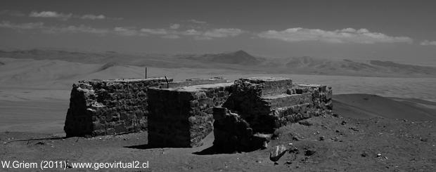 Ruinas del andarivel de Algarobo cerca de Caldera