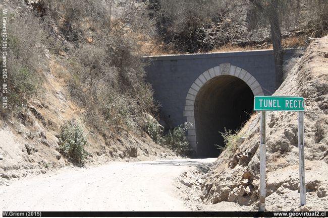 Portal del túnel Recto, Chile
